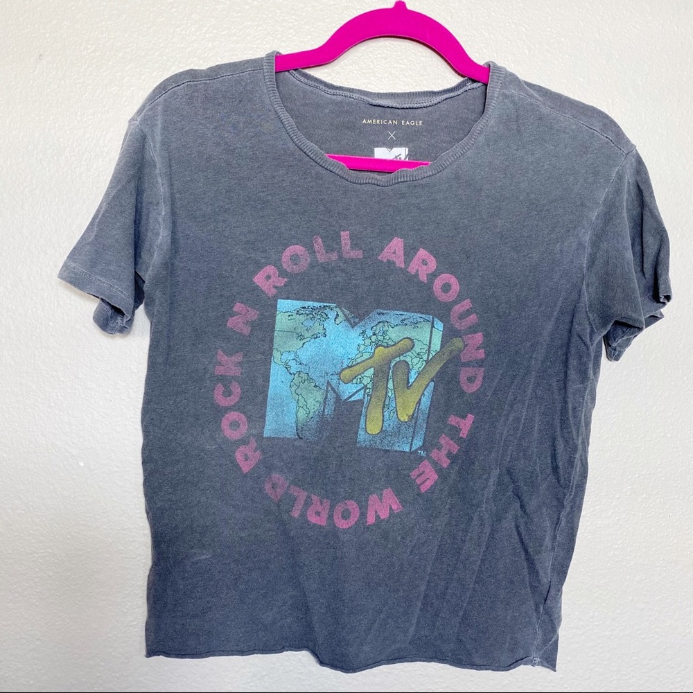 American Eagle graphic tee